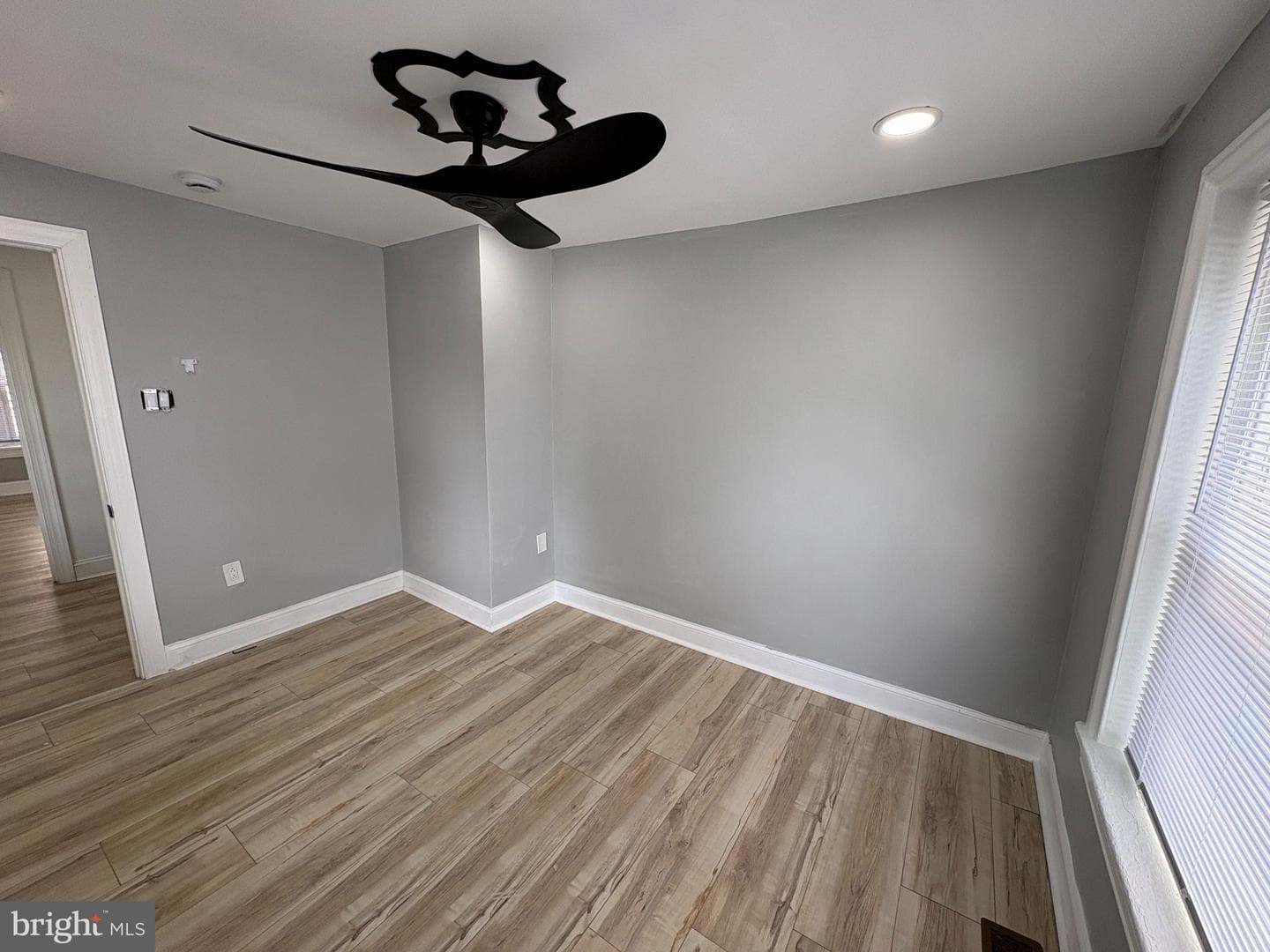 7768 Ditman Street photo 20