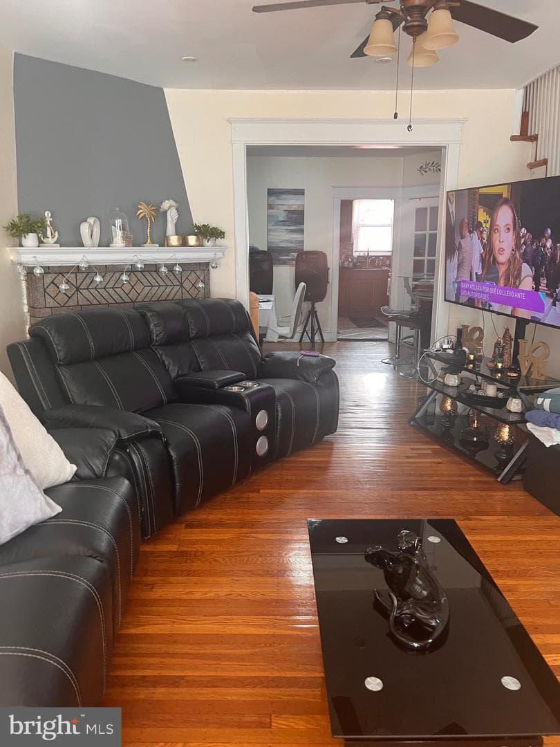 4259 Neilson Street photo 4