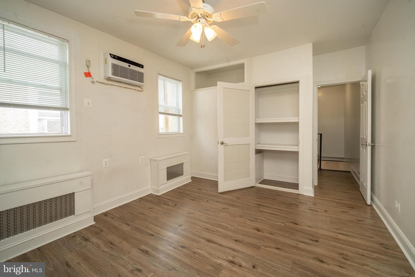 1037 Snyder Avenue photo 15