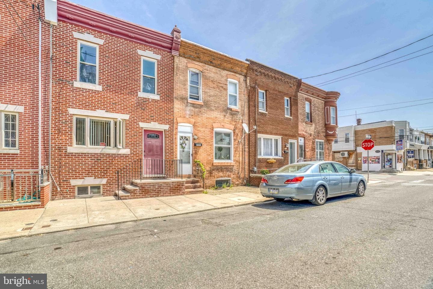 2441 E Indiana Avenue photo 2