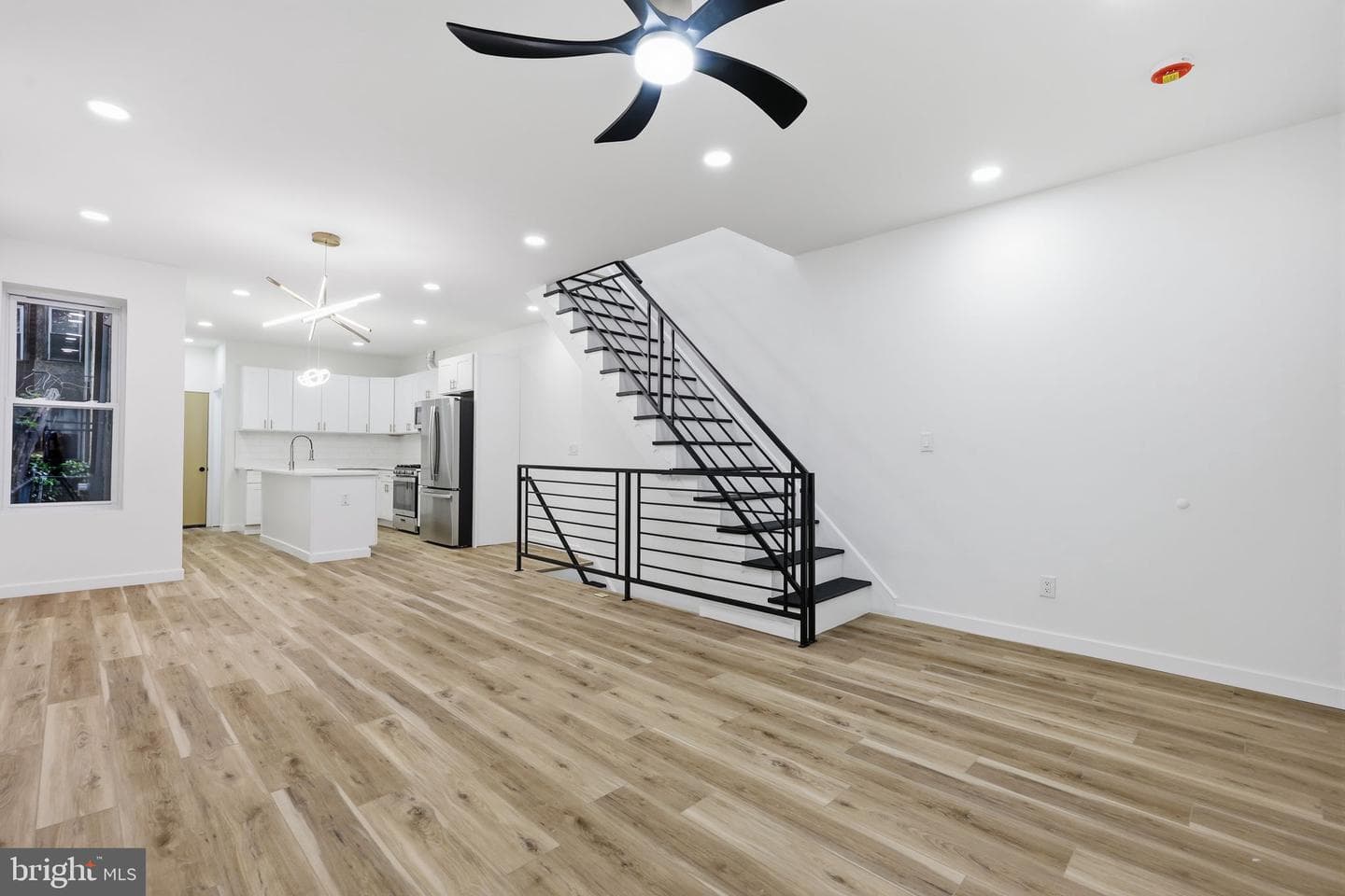 1322 S Lindenwood Street photo 11