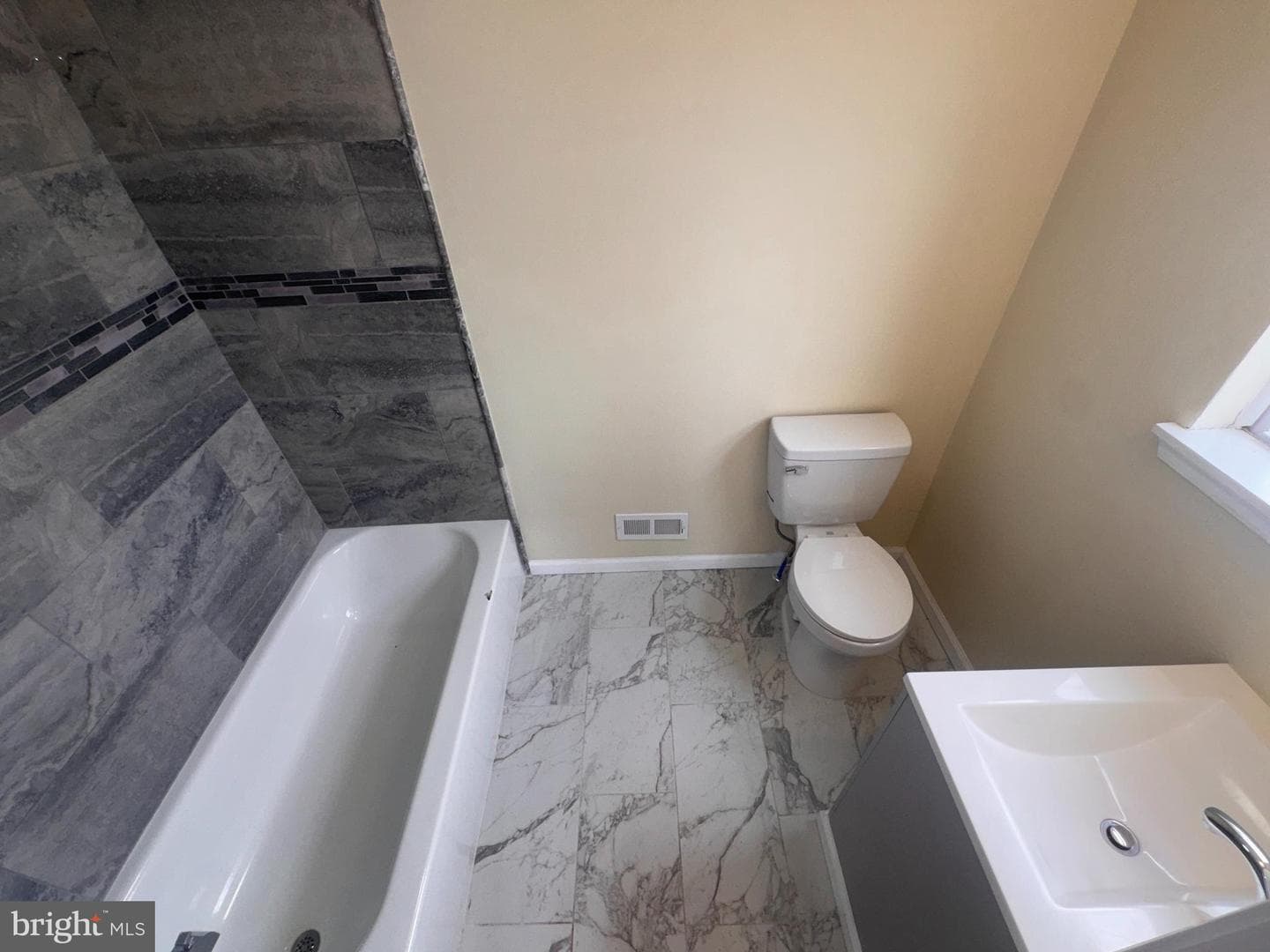 1435 S Juniper Street photo 24