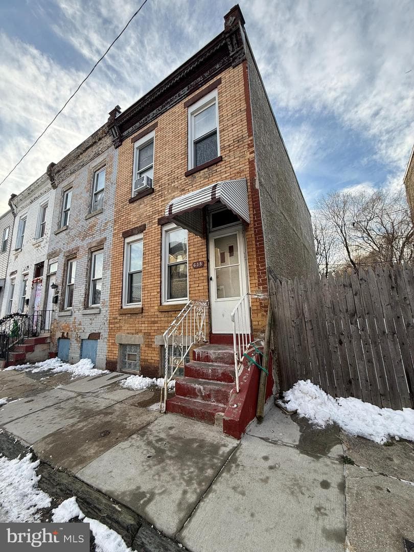 638 W Mayfield Street photo 3
