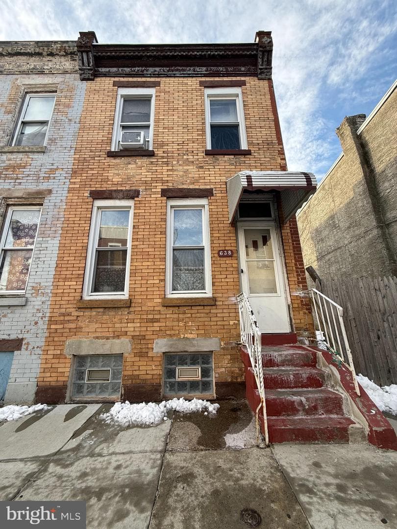 638 W Mayfield Street photo 4