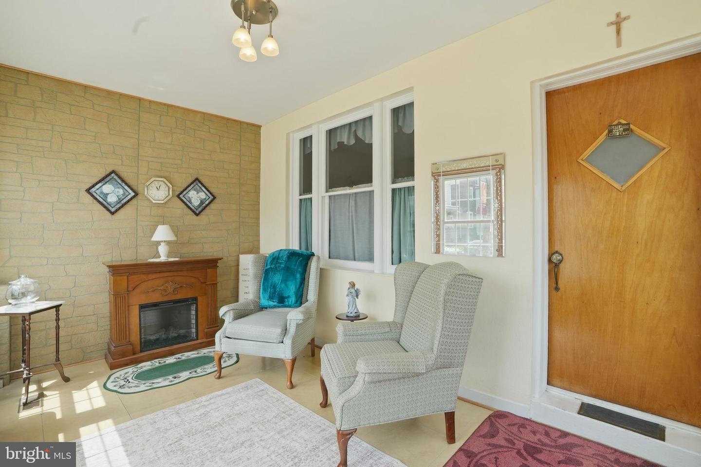 7042 Torresdale Avenue photo 5