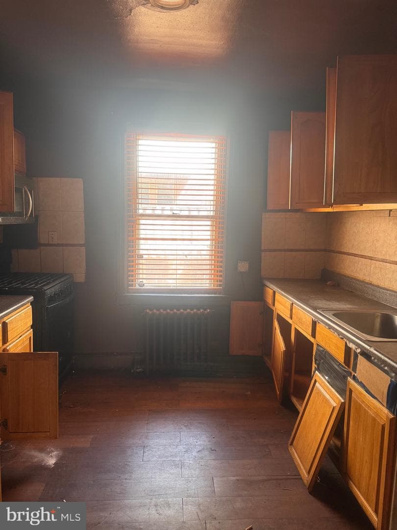 971 Carver Street photo 4