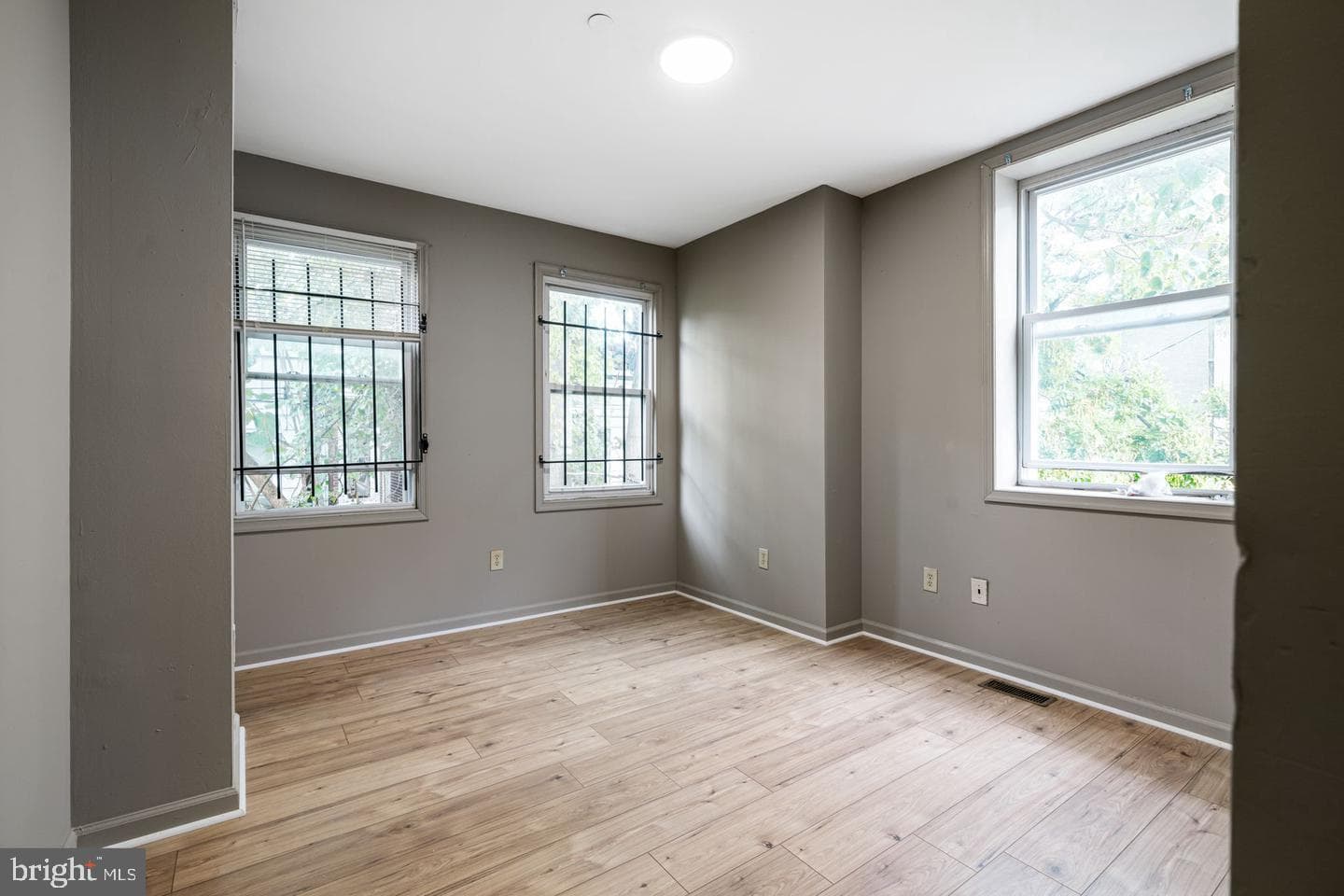 1531 W Norris Street photo 16