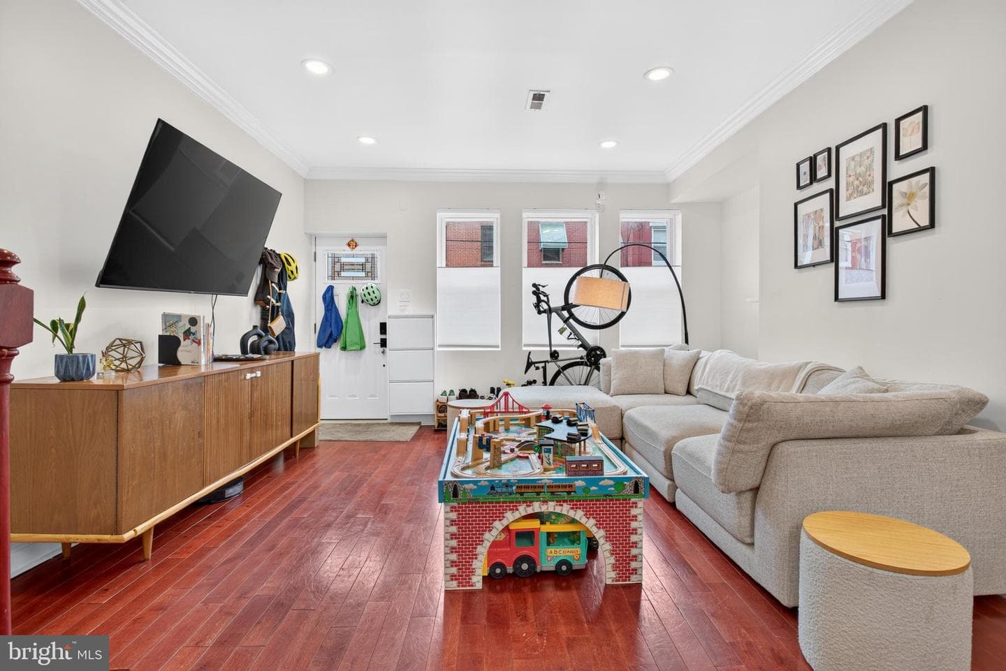 1323 S 17th Street photo 6