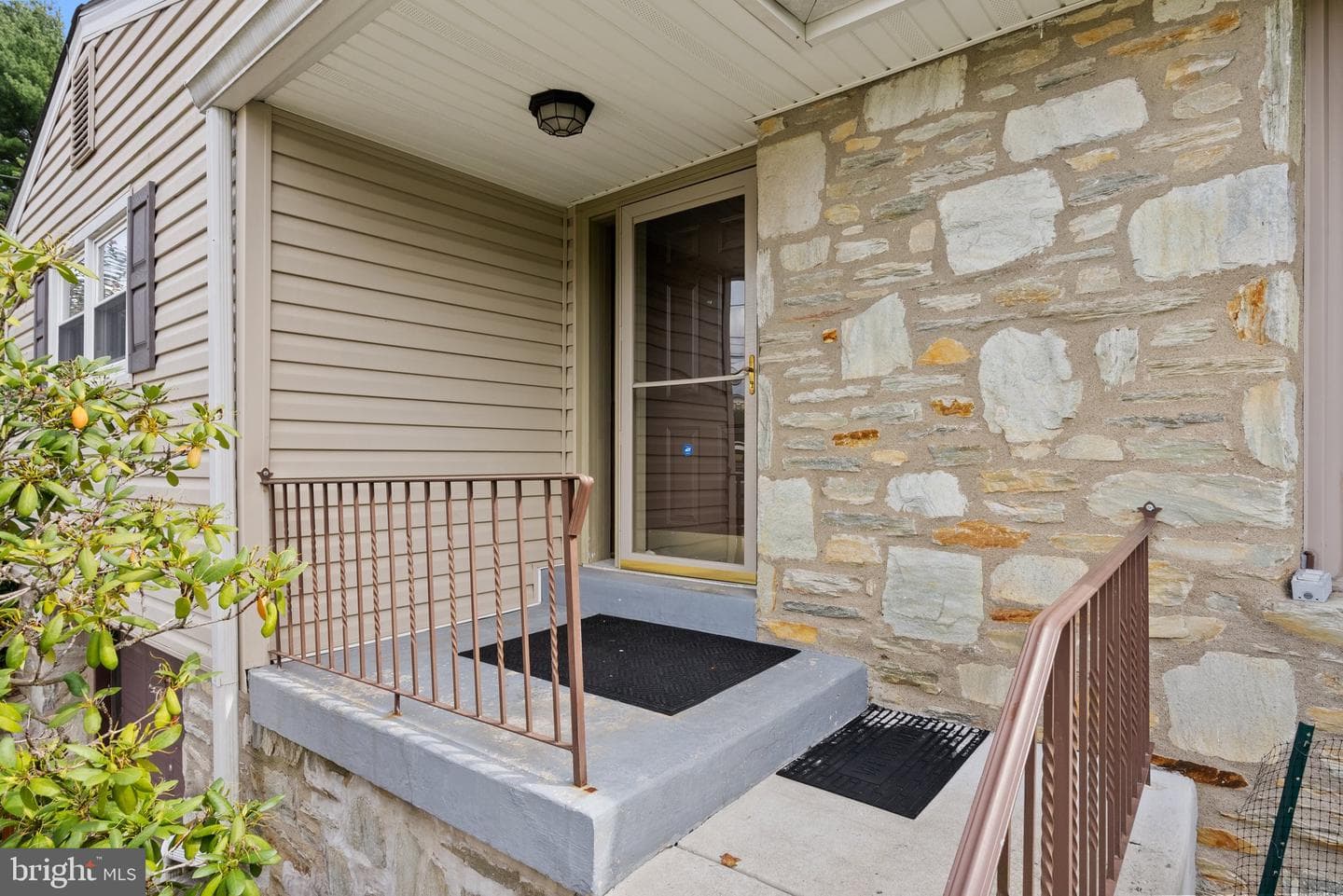 142 Greycourt Road photo 3