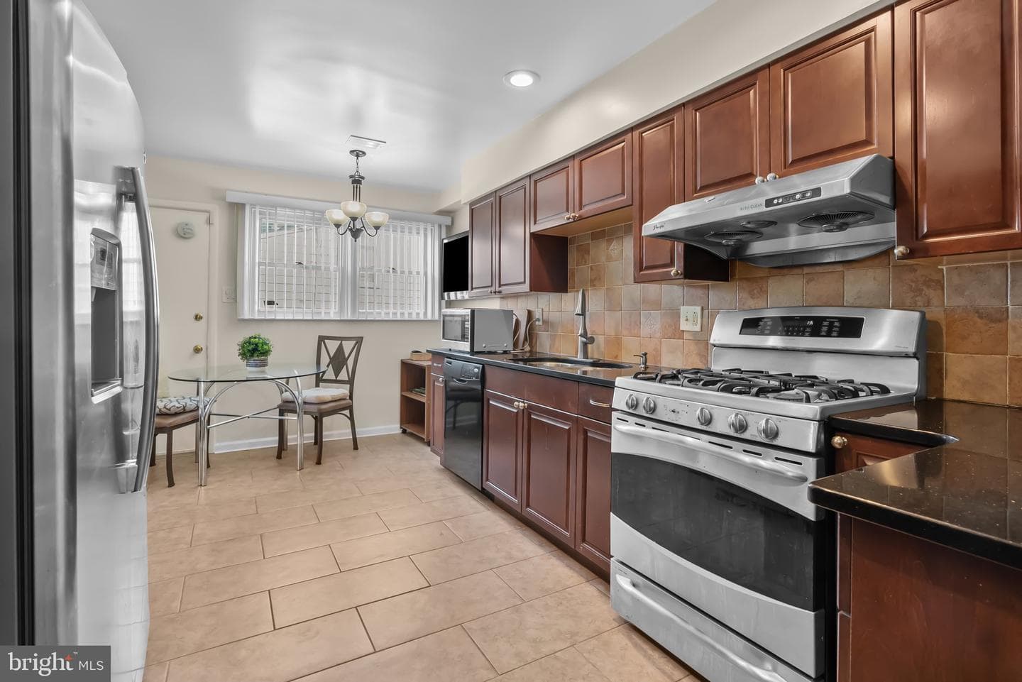 142 Greycourt Road photo 9
