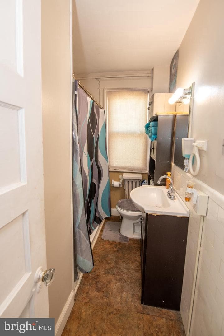 954 Wakeling Street photo 23