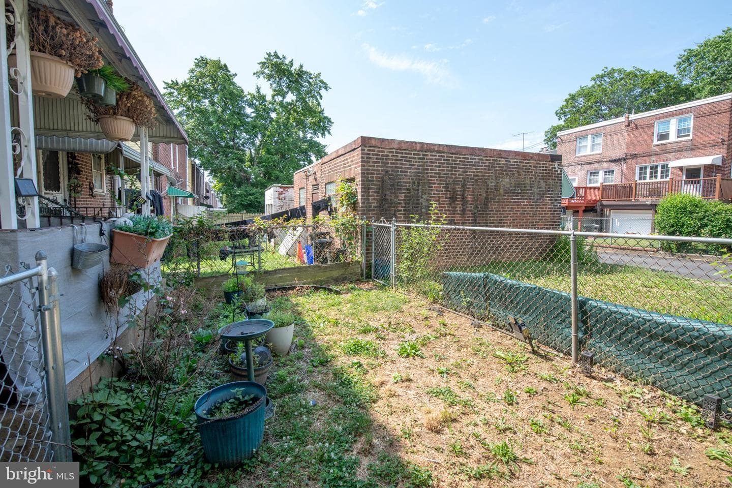 954 Wakeling Street photo 37