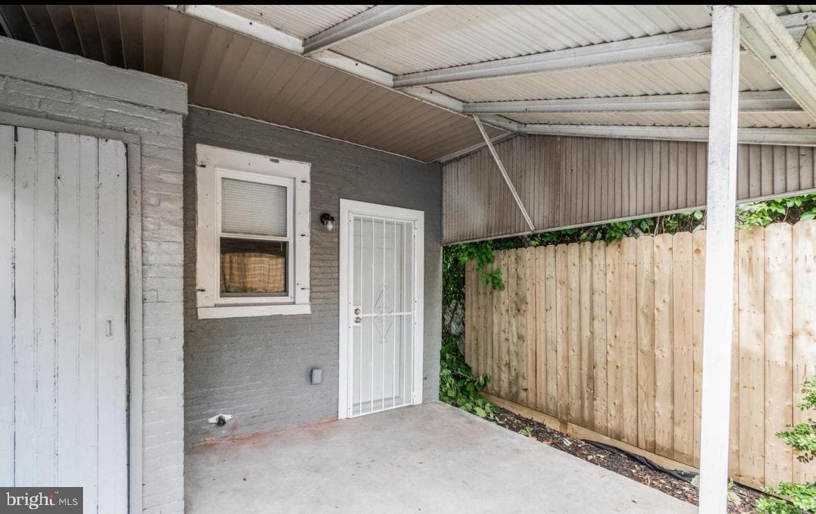 1015 W Susquehanna Avenue photo 14