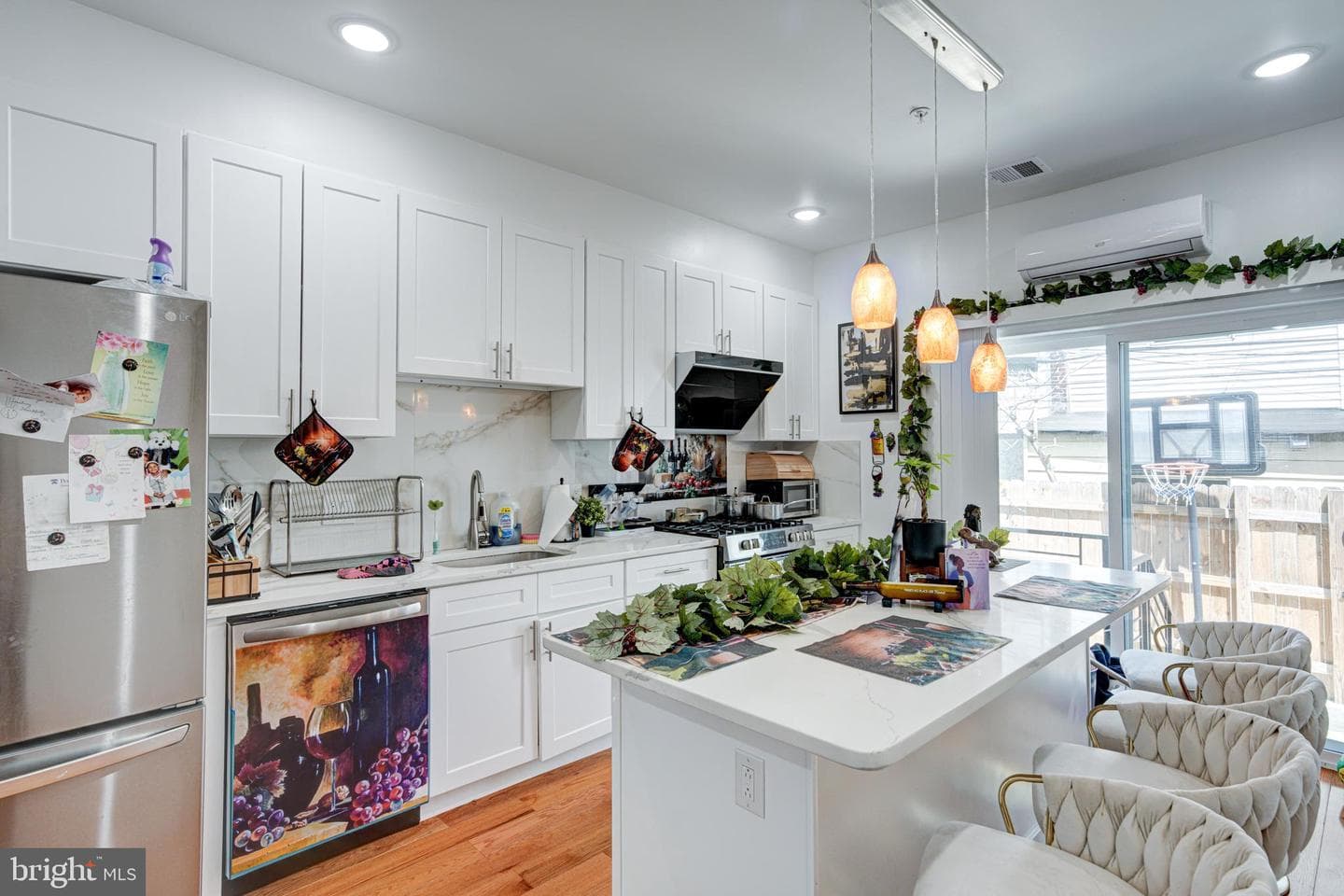 2611 S Marshall Street, Philadelphia