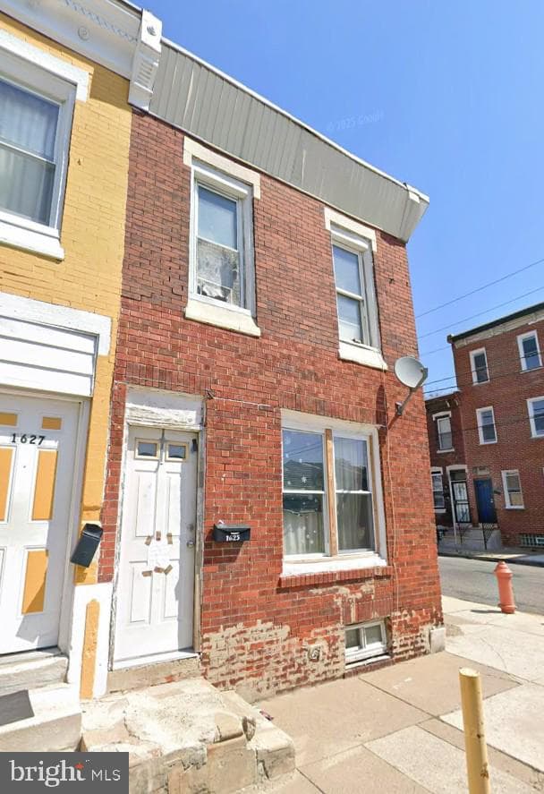 1625 W Victoria Street, Philadelphia