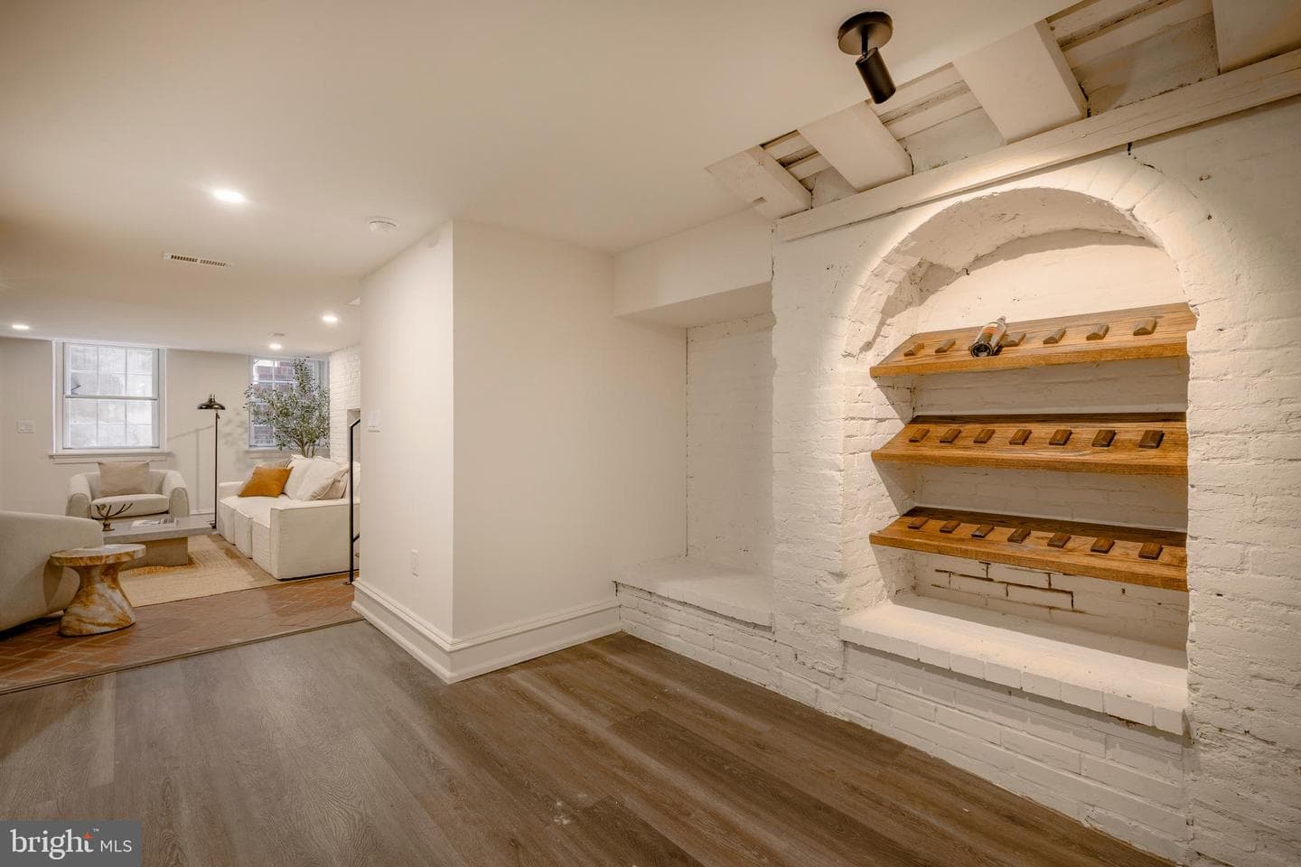 514 Delancey Street photo 22