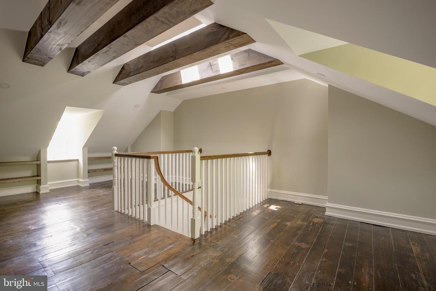 514 Delancey Street photo 23
