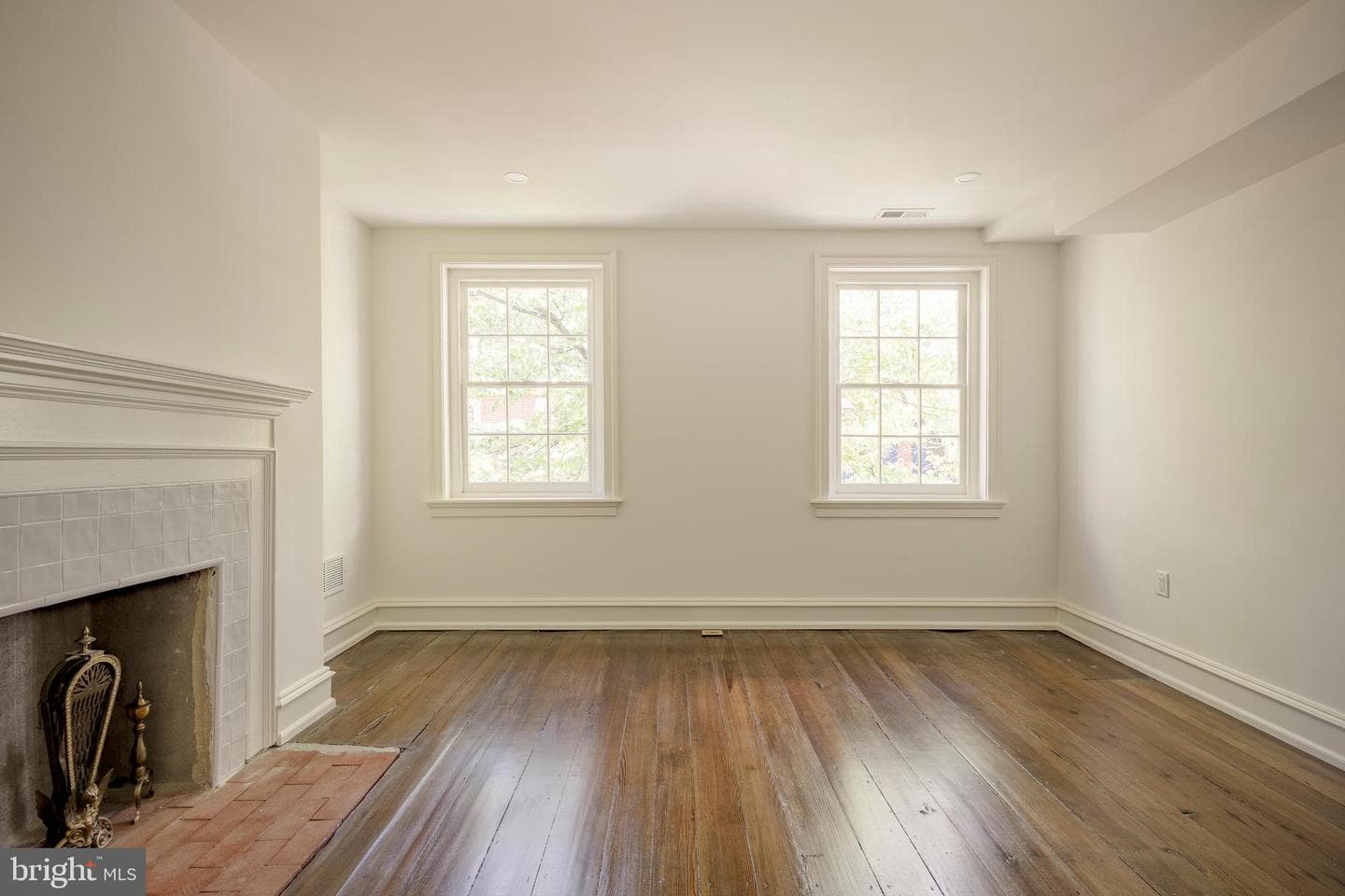 514 Delancey Street photo 24