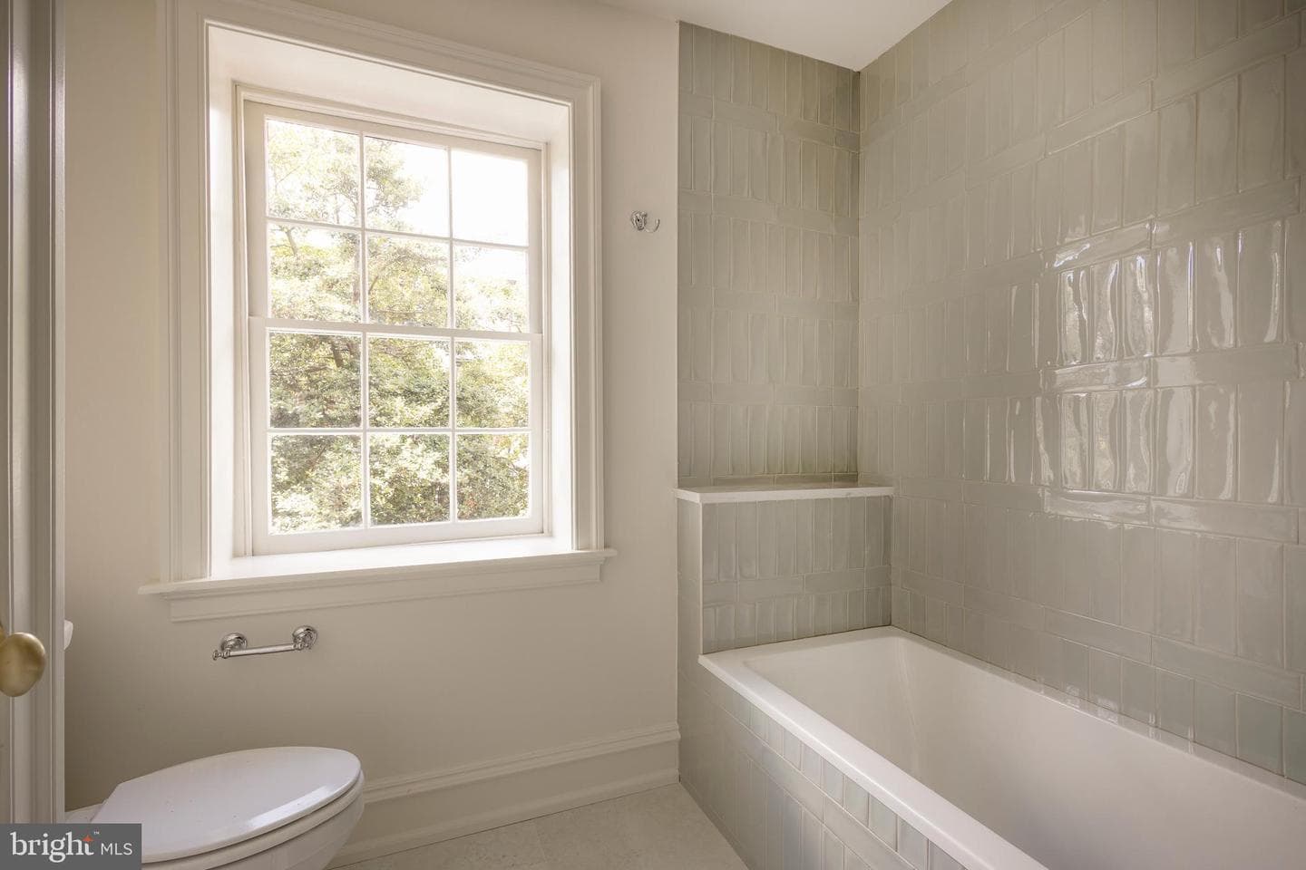 514 Delancey Street photo 26