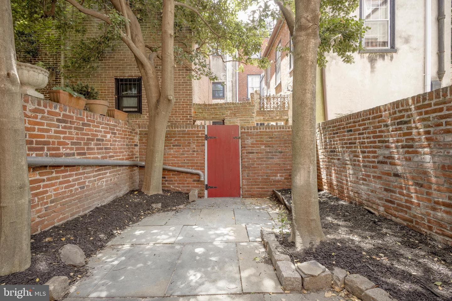 514 Delancey Street photo 33