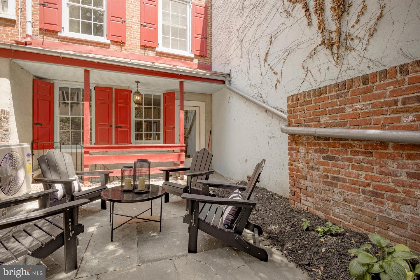 514 Delancey Street photo 34