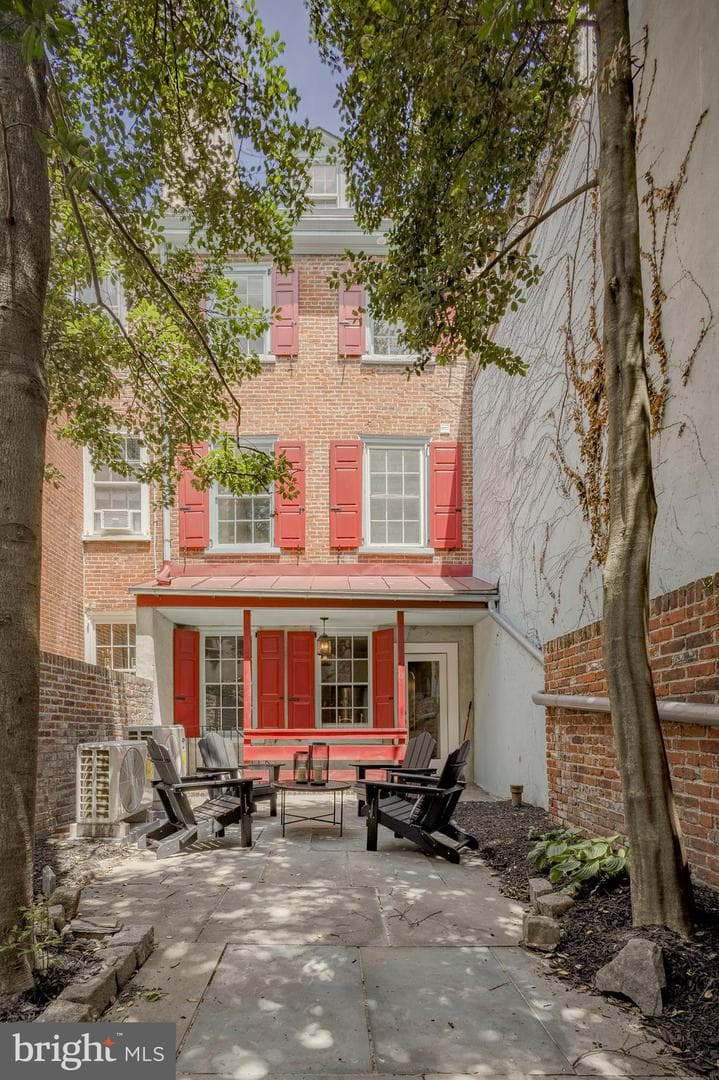 514 Delancey Street photo 35
