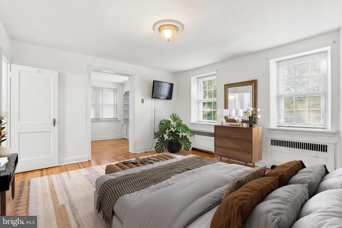 226 E Sedgwick Street photo 10