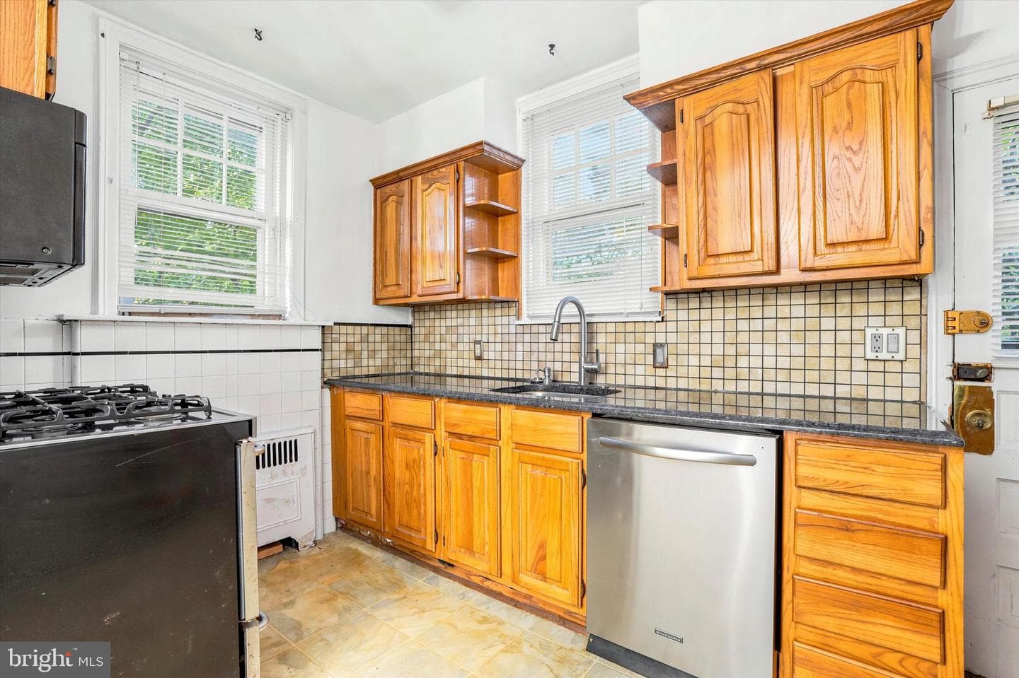 226 E Sedgwick Street photo 6