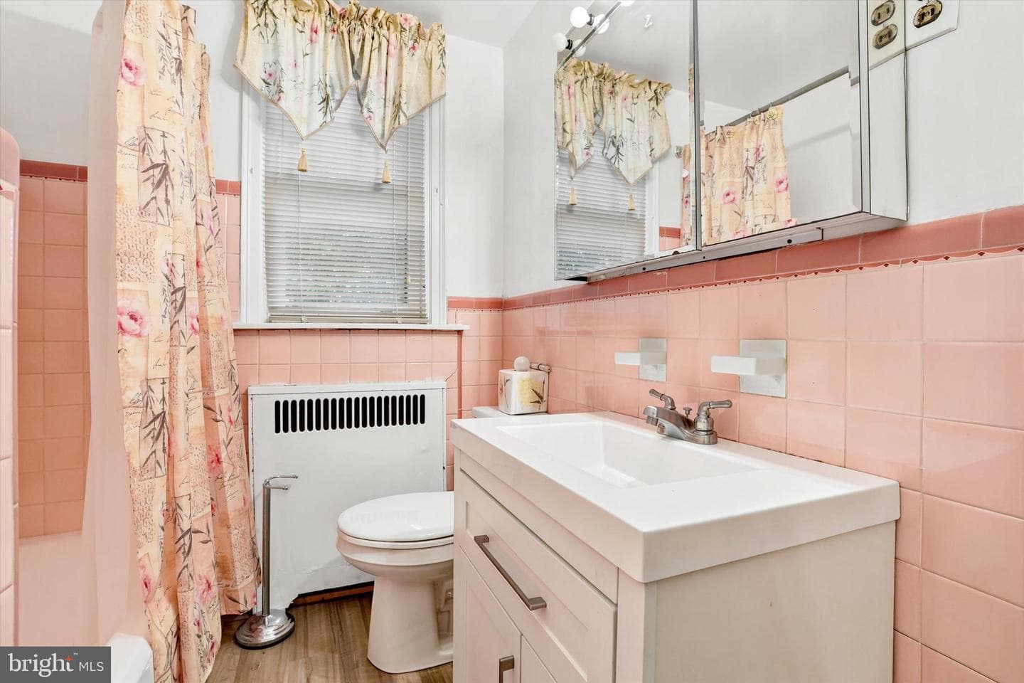 226 E Sedgwick Street photo 8