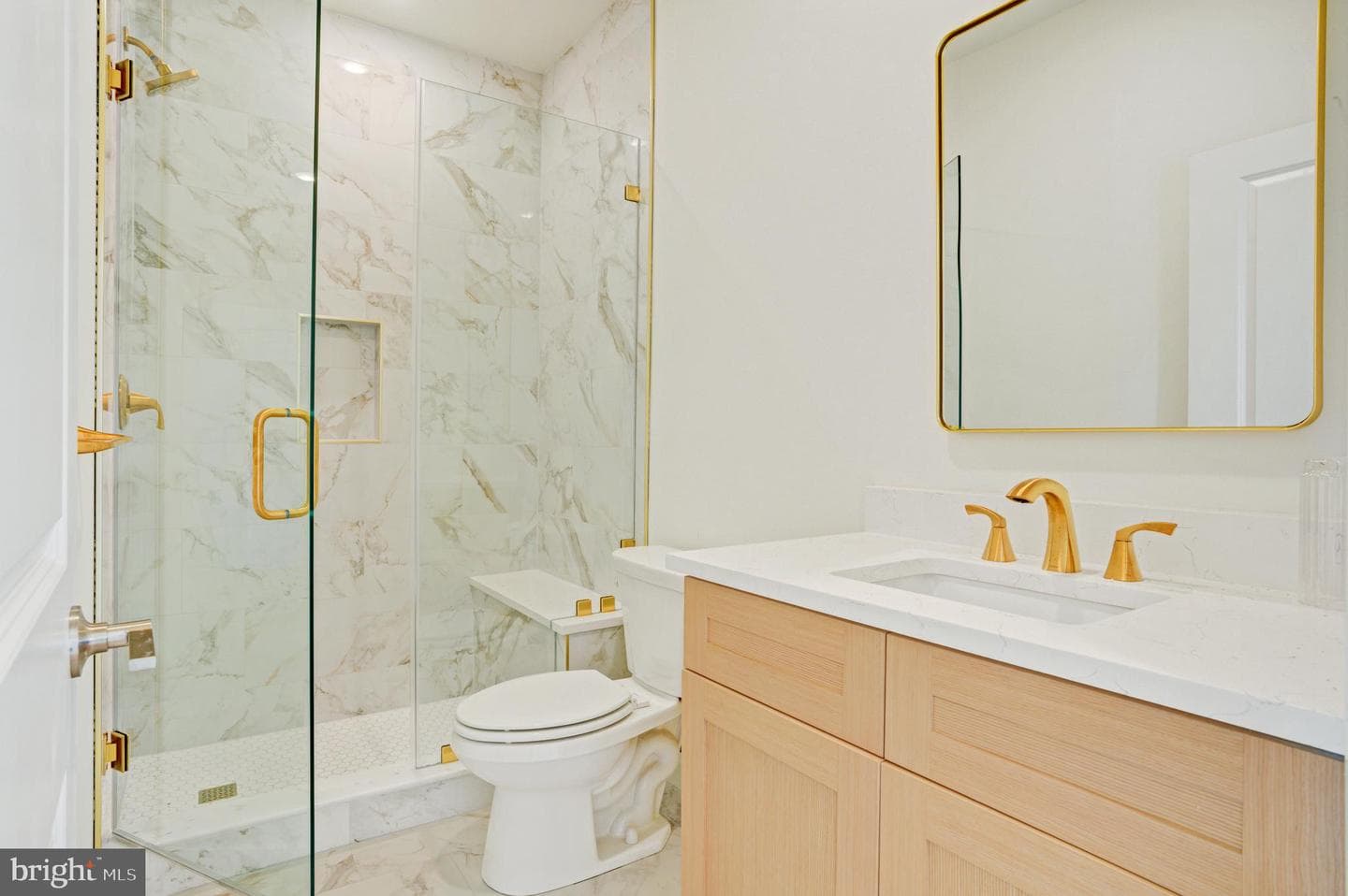 2480 Emerald Street photo 36
