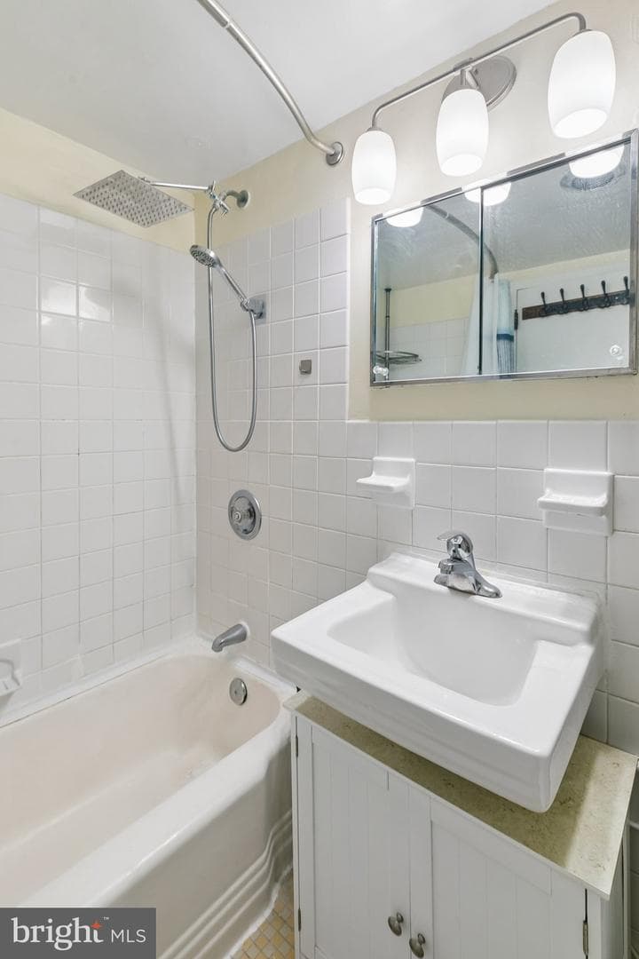 226 W Rittenhouse Square #1702 photo 11