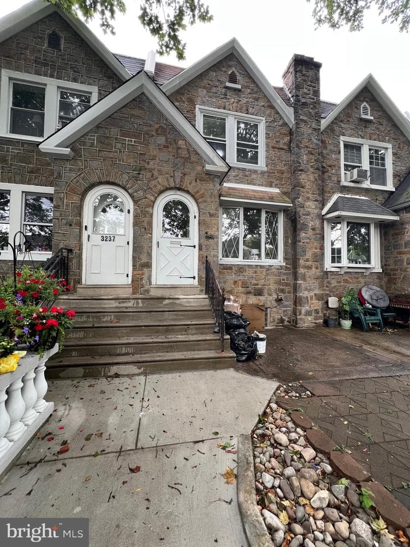 3239 Wellington Street, Philadelphia
