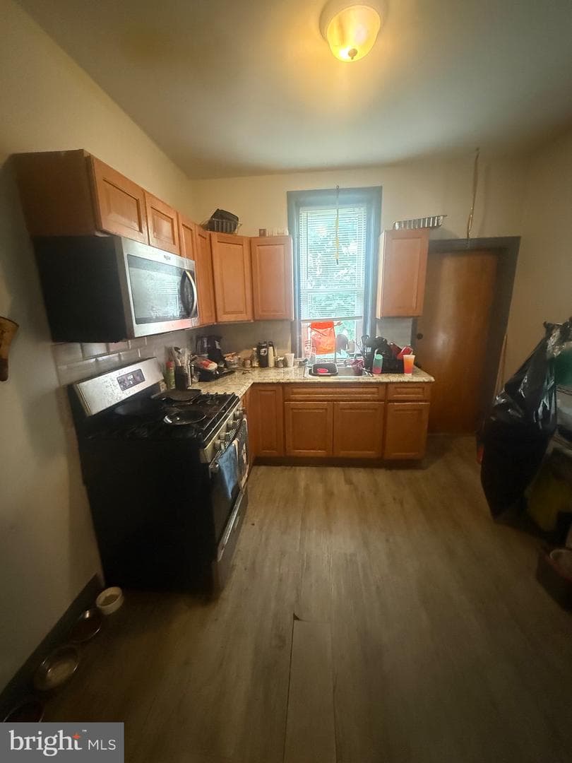 62 N Farson Street photo 5