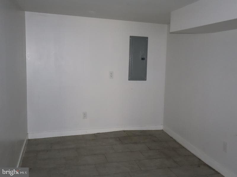 6037 Spruce Street photo 17