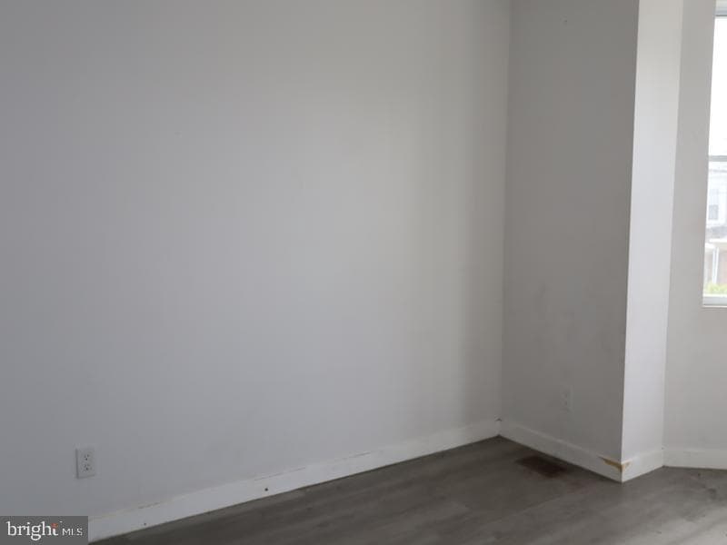 6037 Spruce Street photo 24