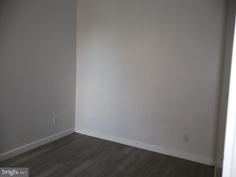 6037 Spruce Street photo 25