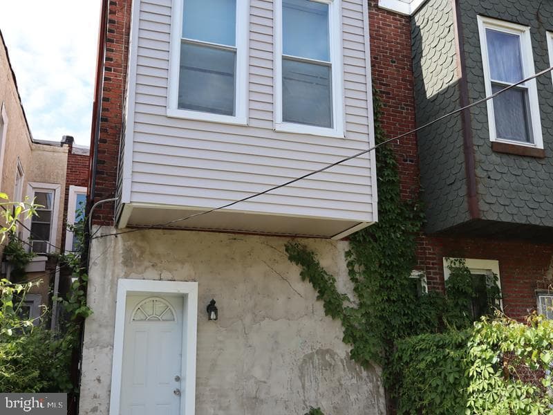6037 Spruce Street photo 4