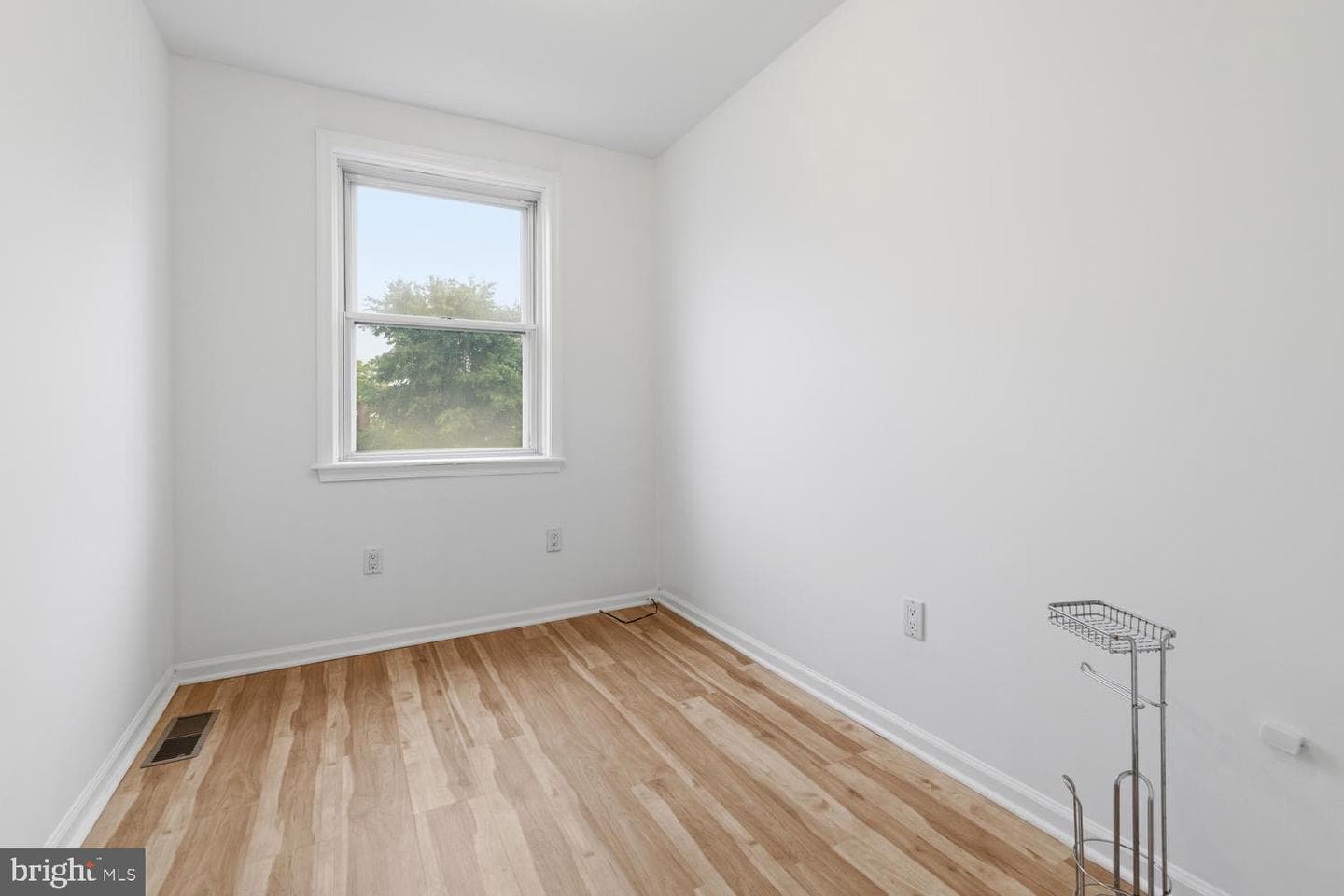 330 W Durham Street photo 15