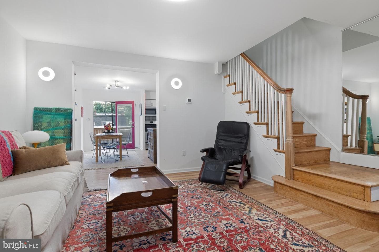 330 W Durham Street photo 5