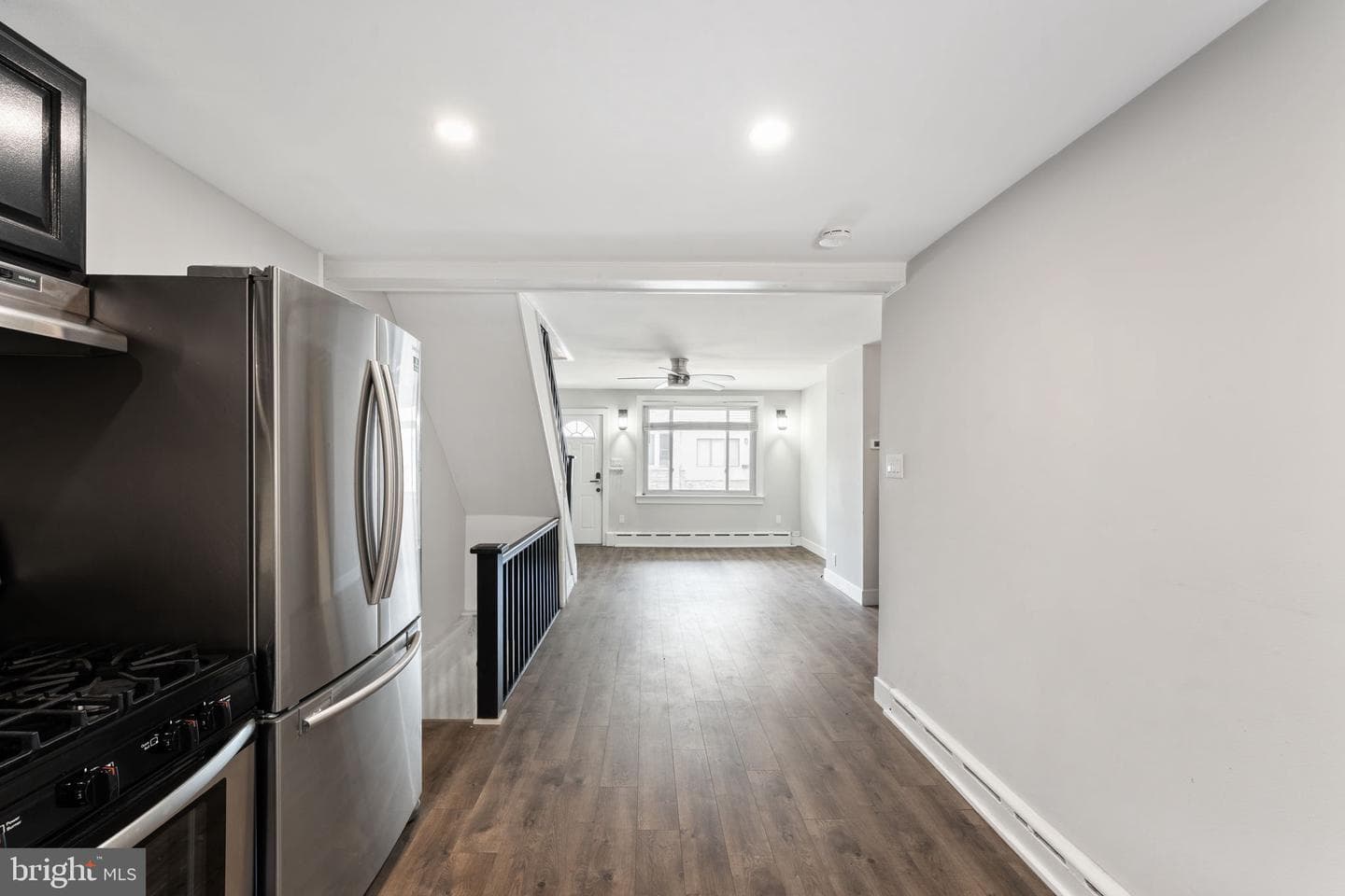 2833 S Sydenham Street photo 13