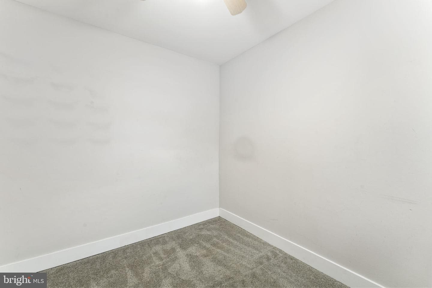 2833 S Sydenham Street photo 19