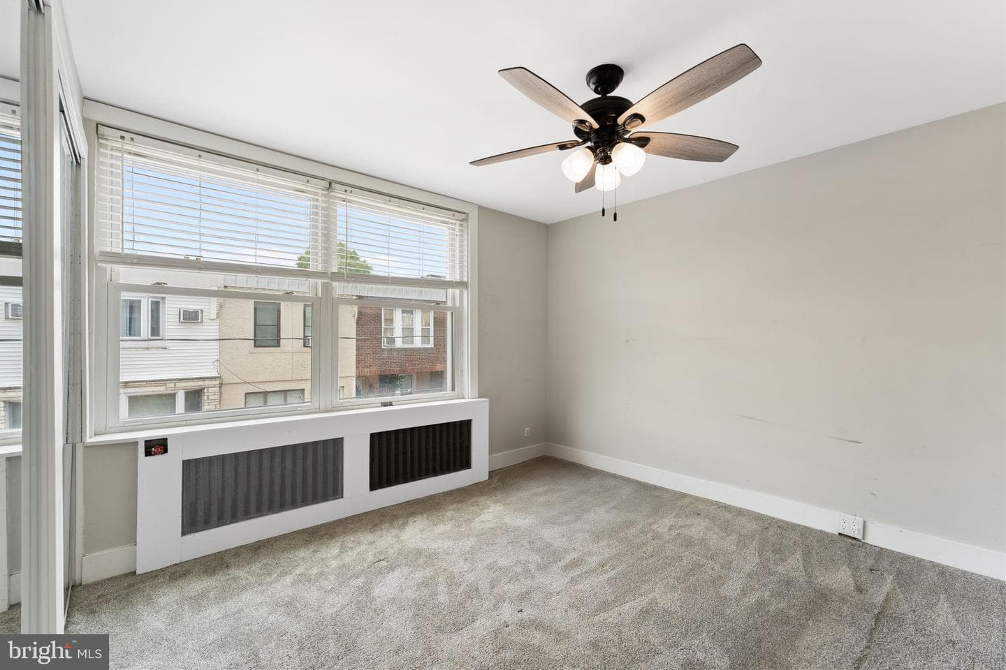 2833 S Sydenham Street photo 22