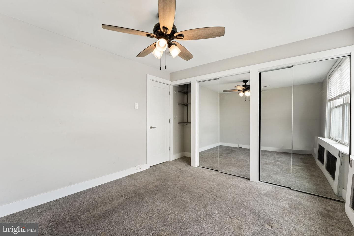 2833 S Sydenham Street photo 23