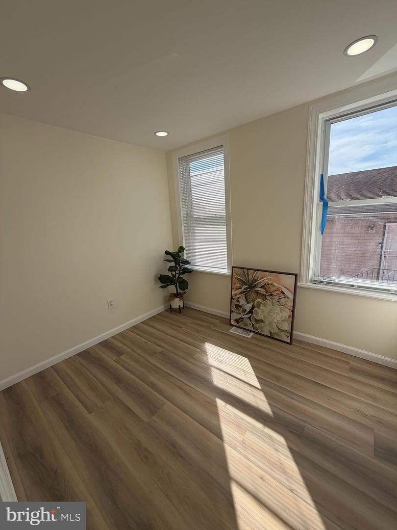647 Kerper Street photo 9
