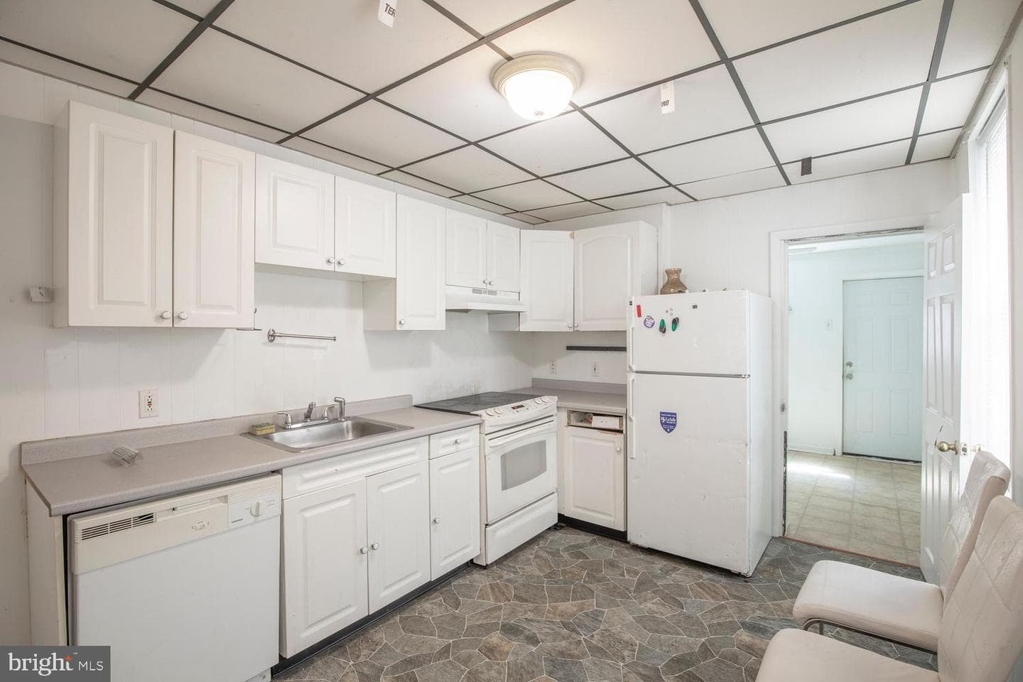 417 Krams Avenue photo 10