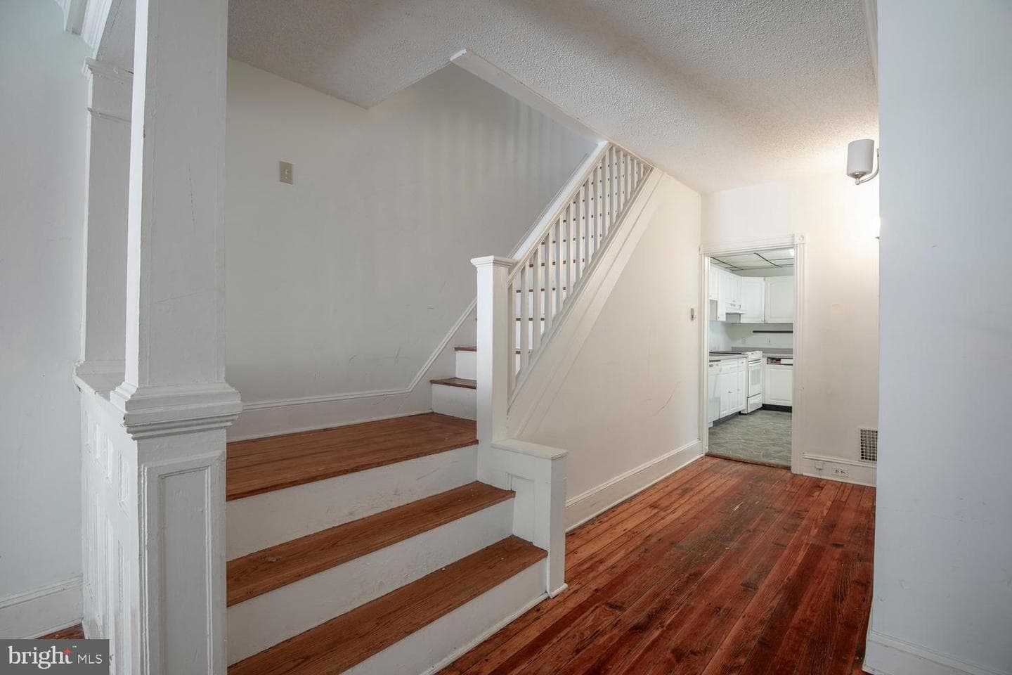 417 Krams Avenue photo 8