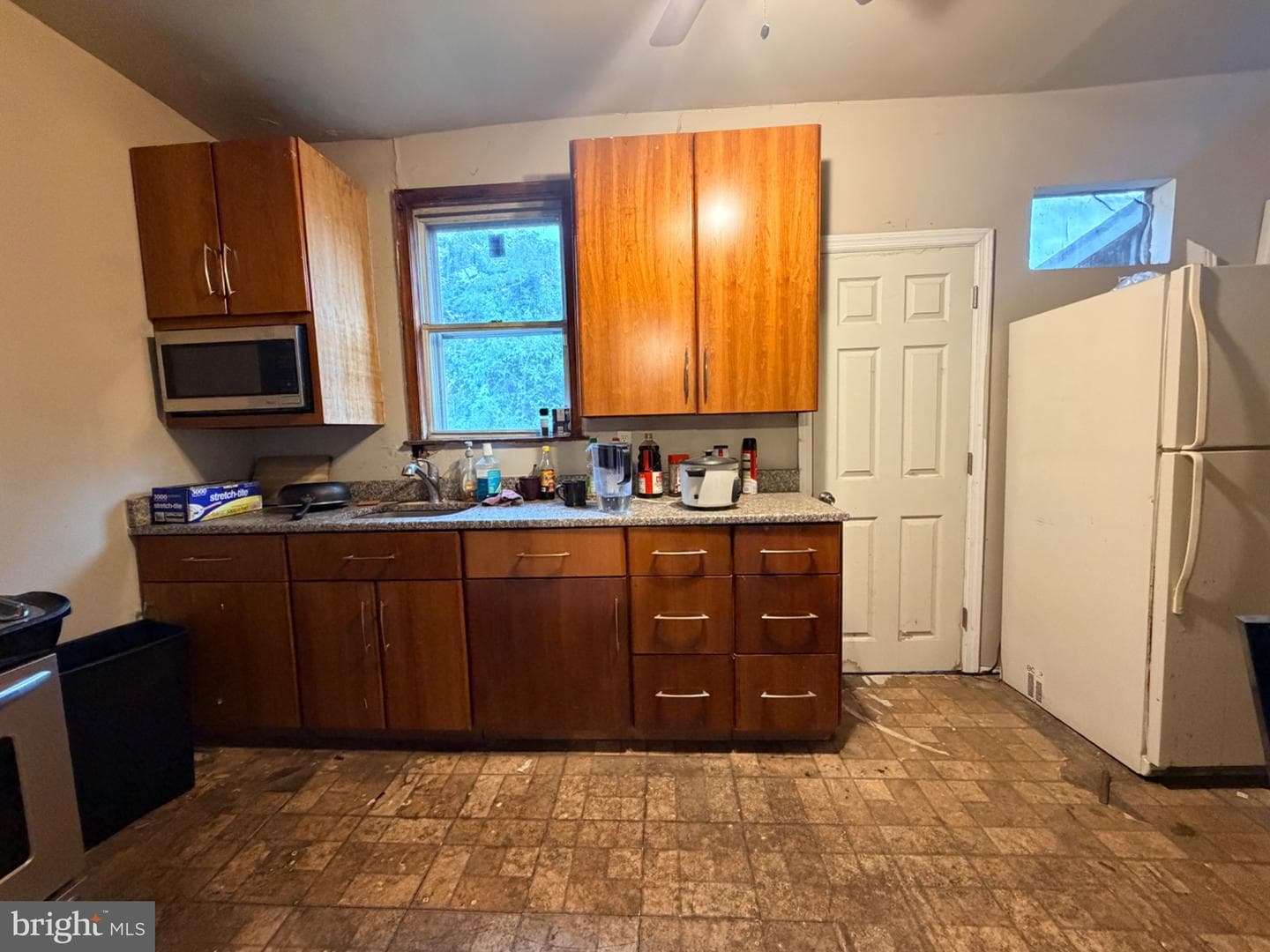132 Delphine Street photo 4