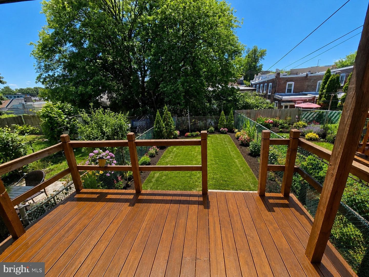 562 Martin Street photo 11