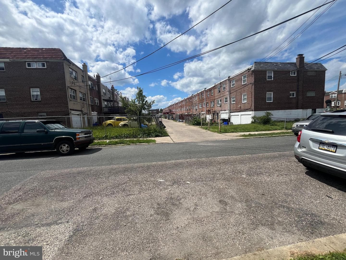 1412 E Sharpnack Street photo 3