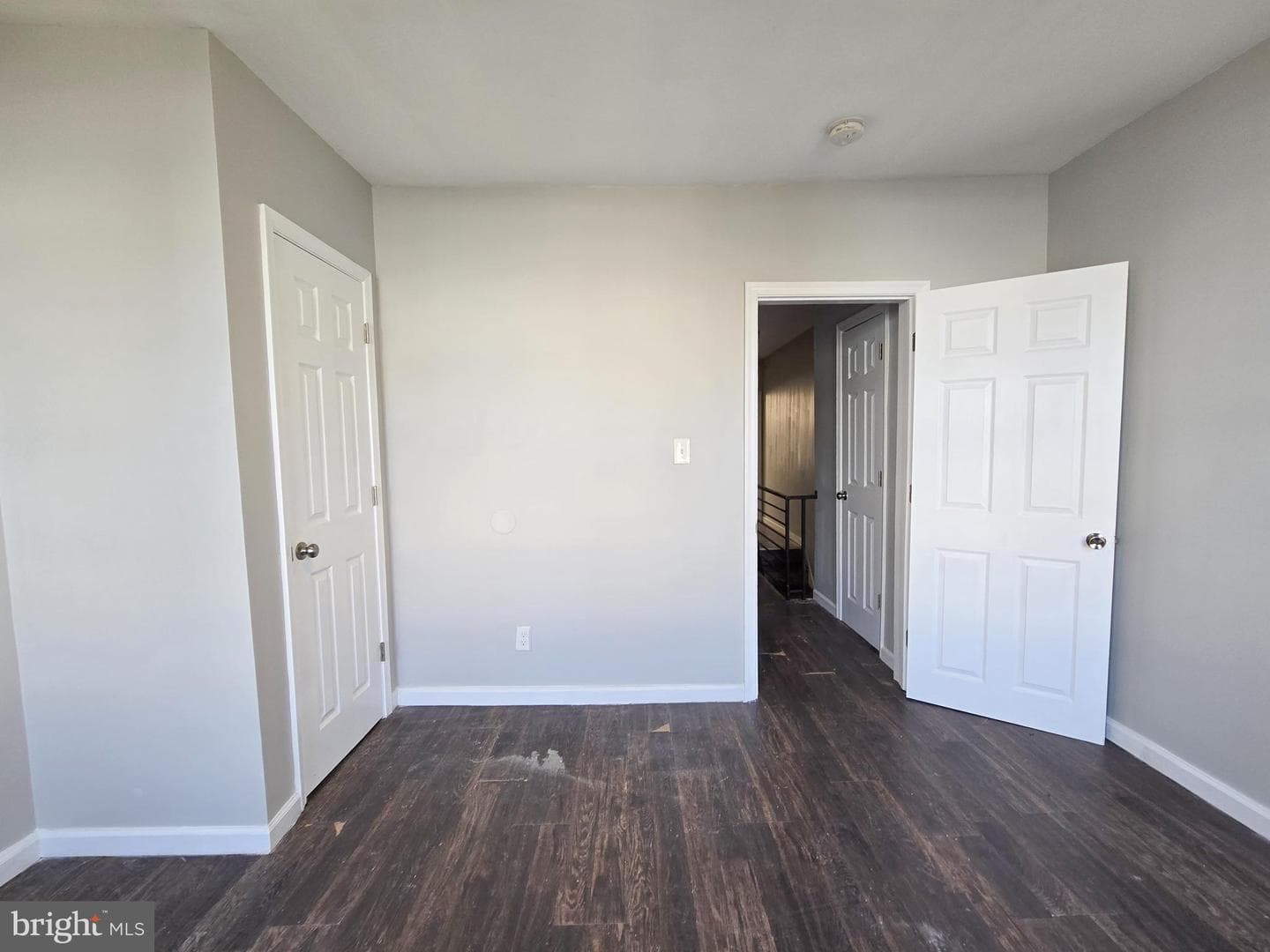 2260 E Cambria Street photo 11